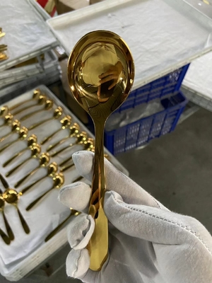 Máy phủ chân không PVD màu vàng tự động chuyên nghiệp cho đồ dùng bàn đồ nội thất phần cứng