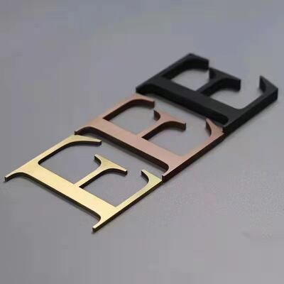 Logo ô tô Máy phủ chân không PVD với lớp phủ gương sáng, độ bám dính chắc chắn và hệ thống điều khiển hoàn toàn tự động