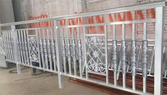 Máy Phủ PVD Chân Không Phần Cứng Lớn với Độ Bám Dính Mạnh và Lớp Màng Bảo Vệ Bền Lâu