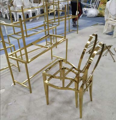 Bề ghế phủ chân không bằng vàng PVD được đánh răng với tính chất chống vân tay và chống ăn mòn