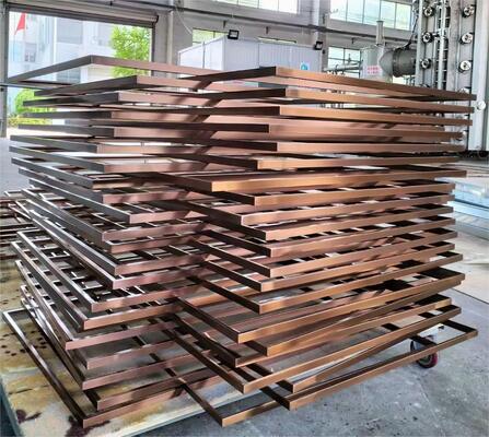 Máy phủ PVD tự động đầy đủ với khả năng tương thích rộng và bảo hành 1 năm cho hàng vệ sinh và đồ nội thất