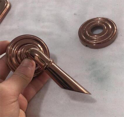 Máy mạ chân không PVD cho linh kiện khóa thông minh với lớp phủ chống trầy xước độ cứng cao và hệ thống điều khiển hoàn toàn tự động