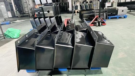 Máy phủ chân không PVD phòng trung bình cho bồn rửa nhà bếp thép không gỉ với lớp phủ đen mờ và tông màu trang trí tùy chỉnh