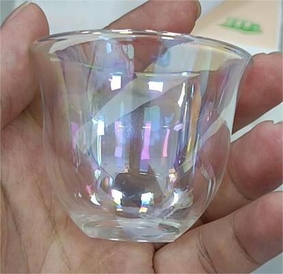 Máy sơn chân không PVD nhiệt độ thấp trong buồng trung bình để sơn cầu vồng sáng trên cốc thủy tinh